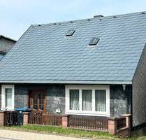 Kleines Haus in Neuhaus - 35.000,00 EUR Kaufpreis, ca.  52,00 m² Wohnfläche in Neuhaus am Rennweg (PLZ: 98724)