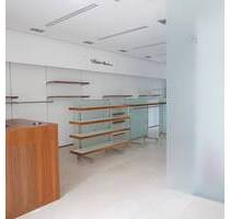 Moderner Laden in der Poststraße Bad Reichenhalls.