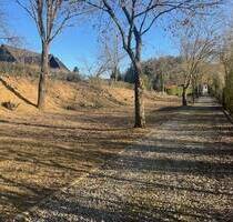 1.664 m² Baugrundstück mit genehmigtem Bauvorbescheid für zwei Einfamilienhäuser nahe Ergoldsbach