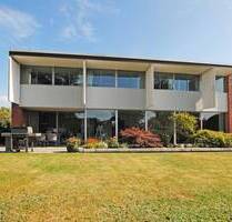 Kalifornische Architektur der Moderne! Eleganz, Licht und Großzügigkeit in Quickborn