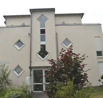 Top ausgestattet! Gepflegte Penthouse-Wohnung mit 2 TG-Stellplätzen in Pfinztal-Berghausen