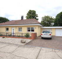 Schöner Bungalow mit Wintergarten und Garage auf sonnigem Südwestgrundstück - Nauen