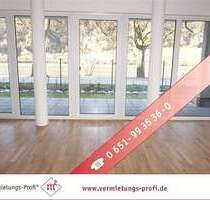 Trier: Moderne 2-ZKB direkt an der Mosel - große Terrasse & Einbauküche inklusive