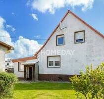 Sanierungsbedürftige DHH mit 1.740m² Grund, Nebengebäuden & Stellplätzen in ruhiger Lage - Querfurt Weißenschirmbach