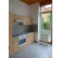 Nähe Fußgängerzone * 2 Zimmer-Erdgeschosswohnung mit Terrasse und Einbauküche - Apolda