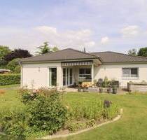 Zögern Sie nicht: Neuwertiger Bungalow mit Garten - ideal für jede Lebensphase - Vierden Ippensen