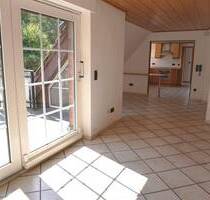 Großzügige 4 Zimmer Dachgeschoss Wohnung mit großem Süd-Balkon im Zweifamilienhaus - Lingen (Ems) Baccum