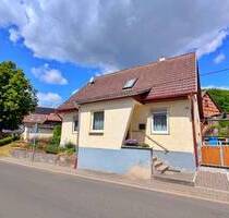Gepflegtes Einfamilienhaus mit Scheune und großem Gartengrundstück in Bürden - Hildburghausen