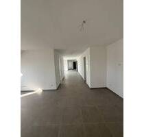 RESERVIERT! schöne 4 Zimmer Dachgeschosswohnung mit Balkon zu verkaufen! 5 % Rabatt bis 31.05.2025! - Neuberg Ravolzhausen