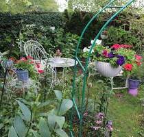 Heute kaufen, Miete kassieren, in 1 Jahr einziehen! ZFH in Top-Zustand mit parkähnlichem Garten und Garage... - Regis-Breitingen