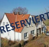 Ländliches Wohnen mit Weitblick: Großes Einfamilienhaus mit zwei Wohneinheiten und Gartenparadies - Bad Münder Bakede