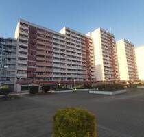 2 - Zimmerwohnung mit Einbauküche, Balkon und Tiefgaragenstellplatz in Kornwestheim