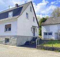 Reserviert! Gemütliche Doppelhaushälfte mit großem Grundstück und Nebengebäude im Herzen von Westerburg