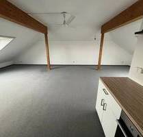 * Geräumige DG-Wohnung * - 590,00 EUR Kaltmiete, ca.  49,90 m² Wohnfläche in Freiberg am Neckar (PLZ: 71691) Geisingen