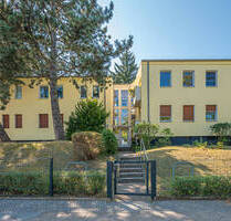 Zentrale 2-Zimmer-Erdgeschosswohnung mit Balkon in Berlin Zehlendorf
