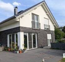 Familientraum! Freistehendes Einfamilienhaus mit unverbautem Blick in die Feldmark - Rennau / Ahmstorf