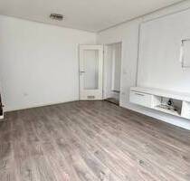 Für sportliche junge Leute ! Nähe Fürther Straße, helle 3-ZW. 62 m², Balkon, EBK, 4.OG ohne Aufzug. - Nürnberg Muggenhof