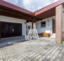 Sanierte Doppelhaushälfte mit Energieplus, großen Garagen und extra Büro - Hirschau