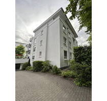 Wohntraum mit Kamin und Garage - 3-Zimmer-Designwohnung in Top-Lage Frankfurt-Frankfurter Berg - Frankfurt am Main