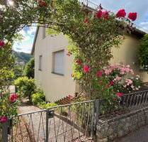 Zweifamilienhaus mit traumhafter Aussicht - Niederstetten