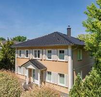 Geräumiges Einfamilienhaus mit moderner Ausstattung in begehrter Wohnlage - Kleinmachnow