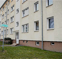 Sonnige 3-Zimmer-Wohnung mit Balkon, 3. OG, ruhige Grünlage, 2 Nettokaltmieten frei, renoviert - Burg