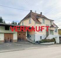 charmantes Einfamilienhaus mit großen Garagen für den Handwerker inmitten von Hohenfels-Liggersdorf