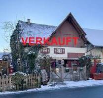 charmantes Bauernhaus mit großer Einliegerwohnung, idyllischem Garten und Scheune in Tengen-Weil
