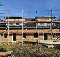 Giebel - frisch verkleidet! Doppelhaushälfte im Bau, KfW 40 - Oster-Ohrstedt