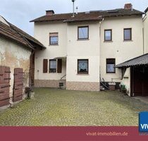 Solides Wohnhaus plus Nebengebäude auf großem Grundstück (Hof & Garten). Bestehendes Wohnrecht! - Wiesbaden Delkenheim