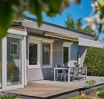 Privates Paradies am Schweriner See: Charmanter Bungalow - Wintergarten - eigenem Bootsanleger - Seehof