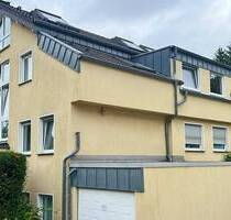 Raus aus dem Trubel:) Große 2½ R.-Maisonette mit Balkon & Garten-Mitbenutzung in Stadtwald - Essen