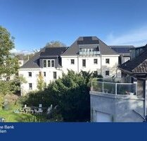 Top-Wohnung im 1. OG mit Balkon, Fußbodenheizung, energetisch Kernsaniert - Duisburg Ruhrort