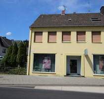 Wohn-, Geschäftshaus mit Bauland im Herzen von Wickrath - Mönchengladbach