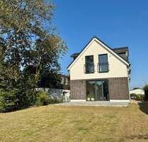 Neubau-Doppelhaushälfte mit exzellentem Energiestandard, großer Terrasse und sonnigem Westgarten - Schenefeld