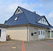 Attraktives Einfamilienhaus auf ruhigem Hintergrundstück mit großem Pool in begehrter Wohnlage! - Oldenburg / Bürgerfelde