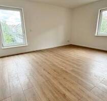 Nähe Burg und Uni ! Helle kernsanierte 2-ZW, 56 m², Laminat, 2.OG ohne Aufzug - Nürnberg Maxfeld