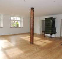 Helle Erdgeschoss-Wohnung mit Terrasse und Garten auf schönem Anwesen - Salem Weildorf