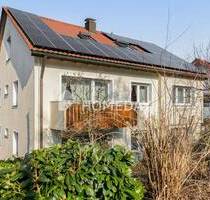 Charmantes ZFH mit großem Garten, ausgebautem Dachgeschoss, drei Garagen und vielem mehr - Benningen am Neckar