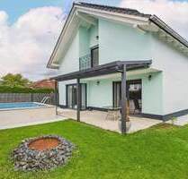 Exklusives und energieeffizientes Einfamilienhaus mit Pool und Garten - Brunnthal Waldbrunn