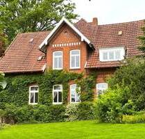 Idyllisch Wohnen, Platz für Home-Office, ideal für eine große Familie...mit gemütlichem Kachelofen (Diele + Wohnzimmer) - Drestedt