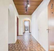 Gepflegte Etagenwohnung in ruhiger Sackgasse mit Garage und Balkon in Saarbrücken Bübingen