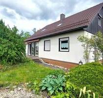 Schönes Einfamilienhaus in gefragter Wohnlage, großzügiger Garten, separate Einzelgarage - Mutlangen