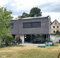 Topmoderne Doppelhaushälfte, sehr hochwertig ausgestattet, in hervorragender und ruhiger Lage von Rathsberg, Baujahr 2021 - Marloffstein