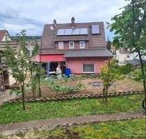 Freibad vor der Türe! Einfamilienhaus in Spitzenlage mit großem Grundstück in Calw-Stammheim!