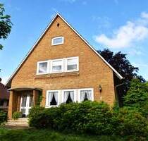 Großzüges Ein-Zweifamilienhaus in Himbergen!