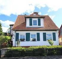 Schönes Einfamilienhaus (div. Modernisierungen) mit kleinem Nebengebäude und angelegtem Garten - Wanfried