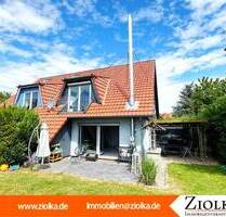 Ansprechende moderne Doppelhaushälfte in direkter Feldrandlage - Mit Einbauküche, Kaminofen und Carport - Veltheim (Ohe)