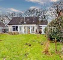 FELDRANDLAGE: sanierungsbedürftiges Haus mit großem Grundstück - Hasloh