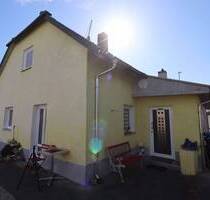 Grundstück mit Altbestand & genehmigtem Vorbescheid für 2 moderne Doppelhaushälften mit Garage - Landshut Wolfgang